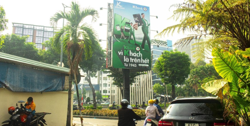 Billboard 69 Trần Quốc Hoàn