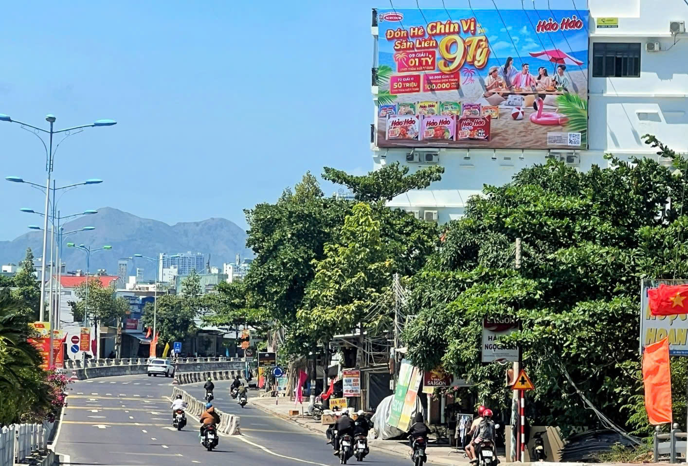 Chân cầu Bình Tân-Nha Trang