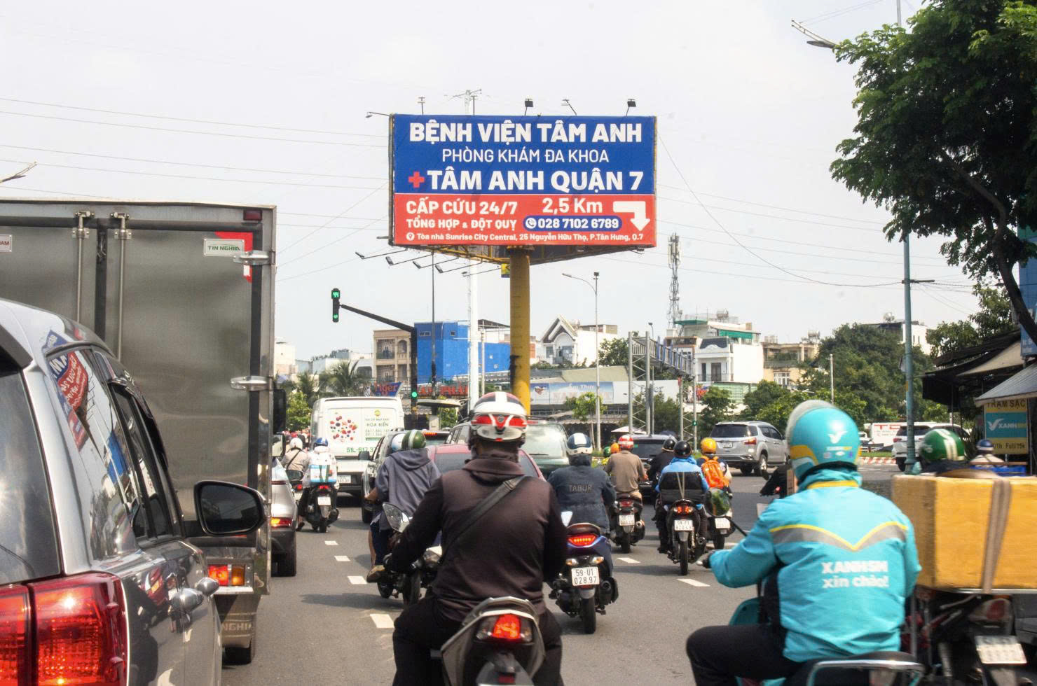 Ngã ba Nguyễn Văn Linh - gần cầu Tân Thuận 2 - 4