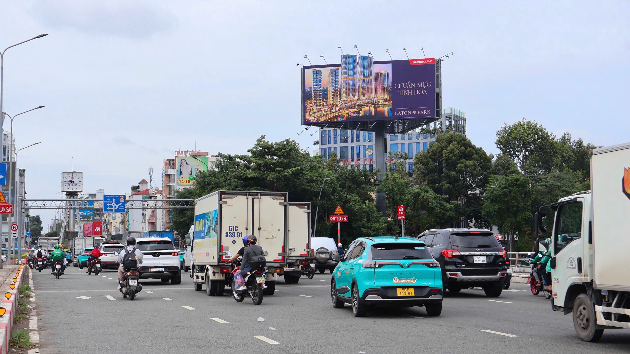 Billboard Cầu Điện Biên Phủ 3 mặt 1