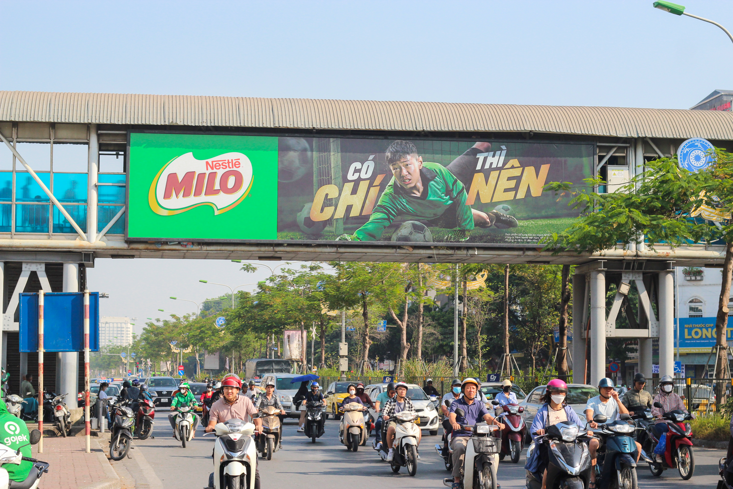 HUONG-NHIN-TU-DUONG-GIAI-PHONG-DI-DUONG-LE-DUAN-NGUOC-CHIEU-scaled