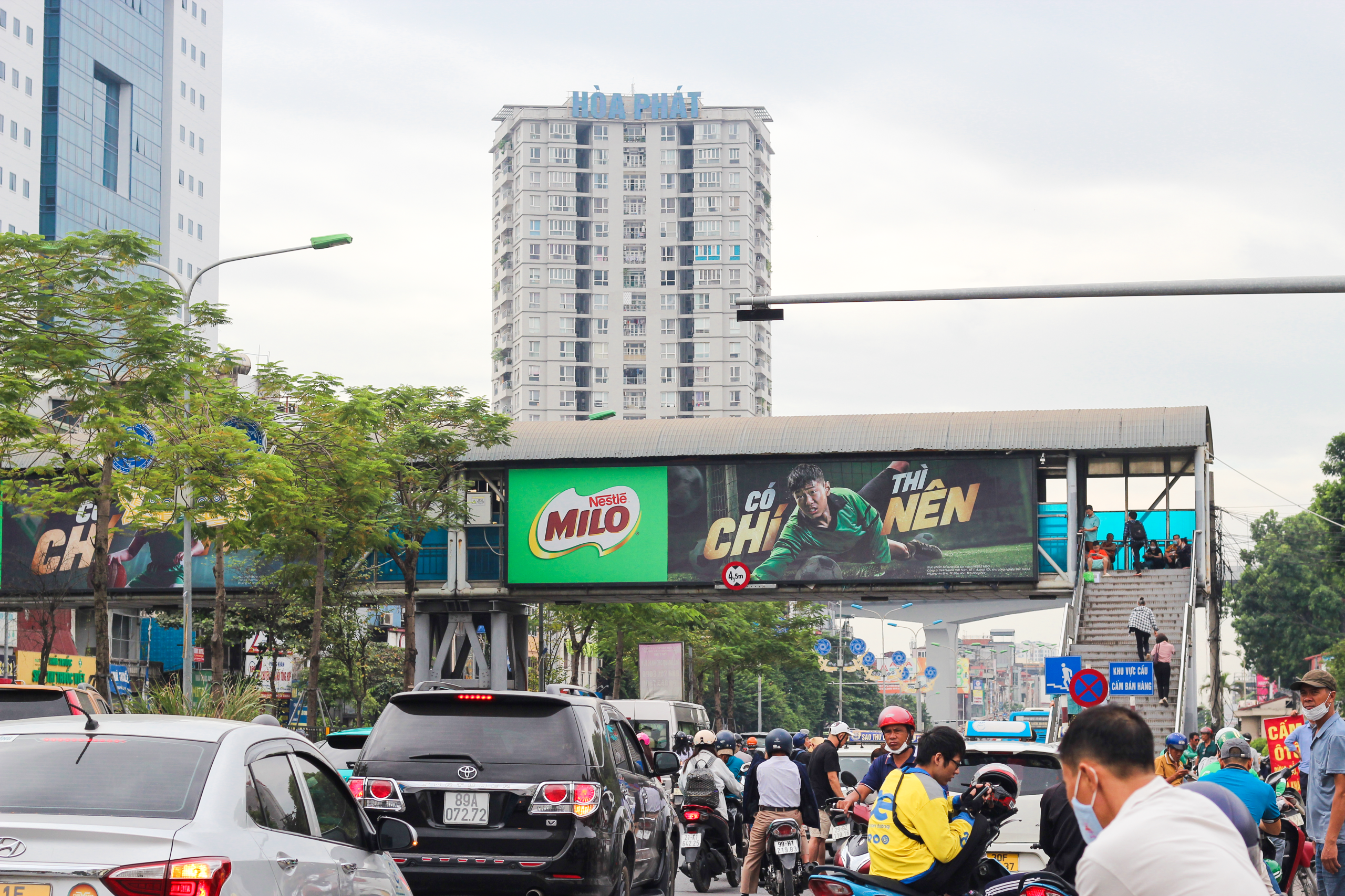 HUONG-NHIN-TU-DUONG-LE-DUAN-DI-DUONG-GIAI-PHONG-THUAN-CHIEU-scaled