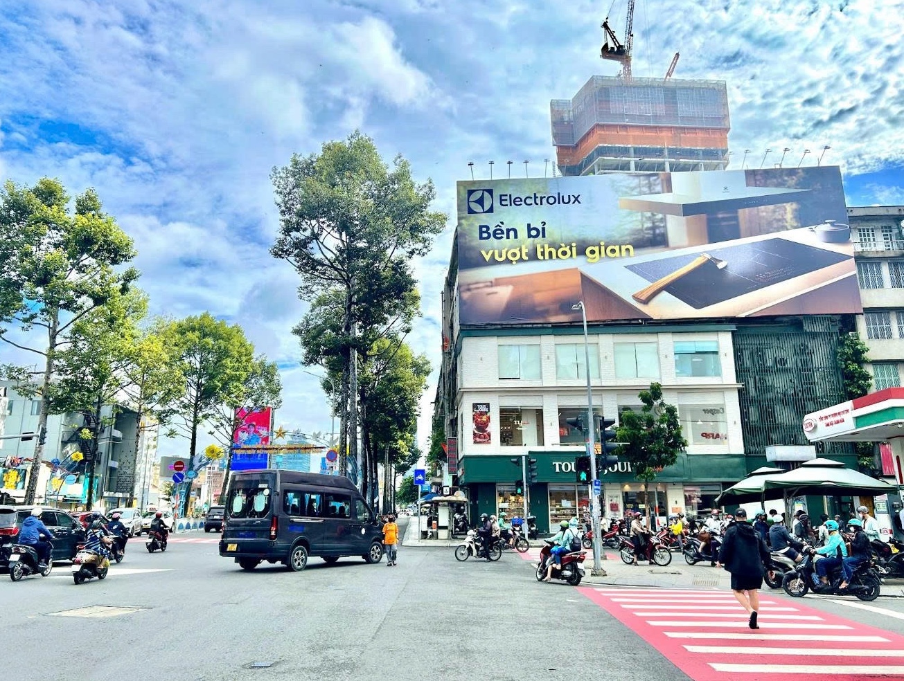 Pano quảng cáo Trần Hưng Đạo-Ký Con